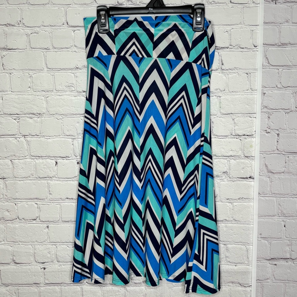 LuLaRoe Chevron Patterned Blue and Turquoise Azure Skirt Size XS